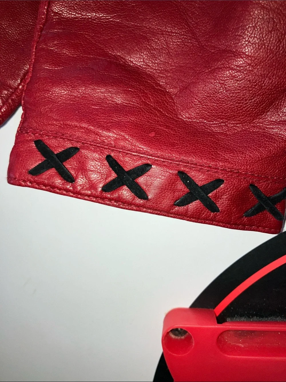 VINTAGE Red Leather Women's Gloves with Decorative Stitching
